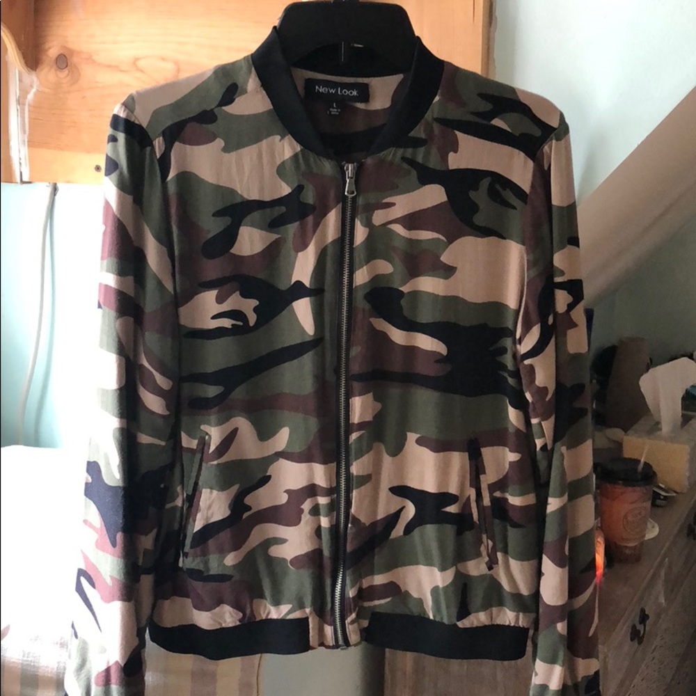 Camouflage zip up